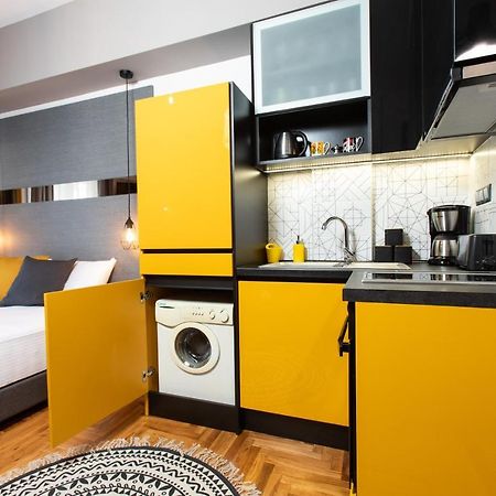 Downtown Luxury Boutique Suites : The Yellow Suite 塞萨洛尼基 外观 照片