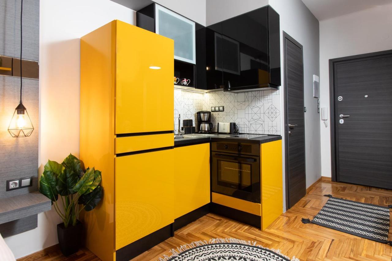 Downtown Luxury Boutique Suites : The Yellow Suite 塞萨洛尼基 外观 照片