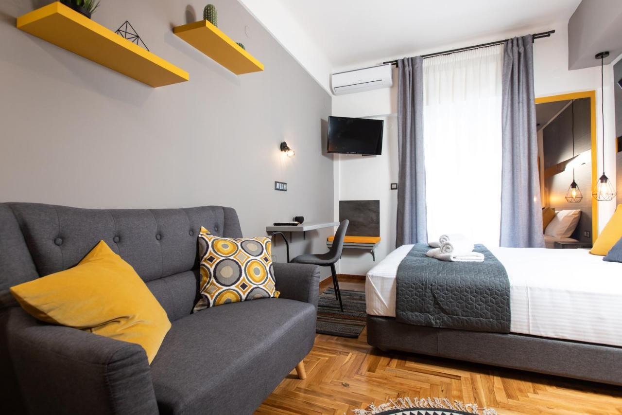 Downtown Luxury Boutique Suites : The Yellow Suite 塞萨洛尼基 外观 照片