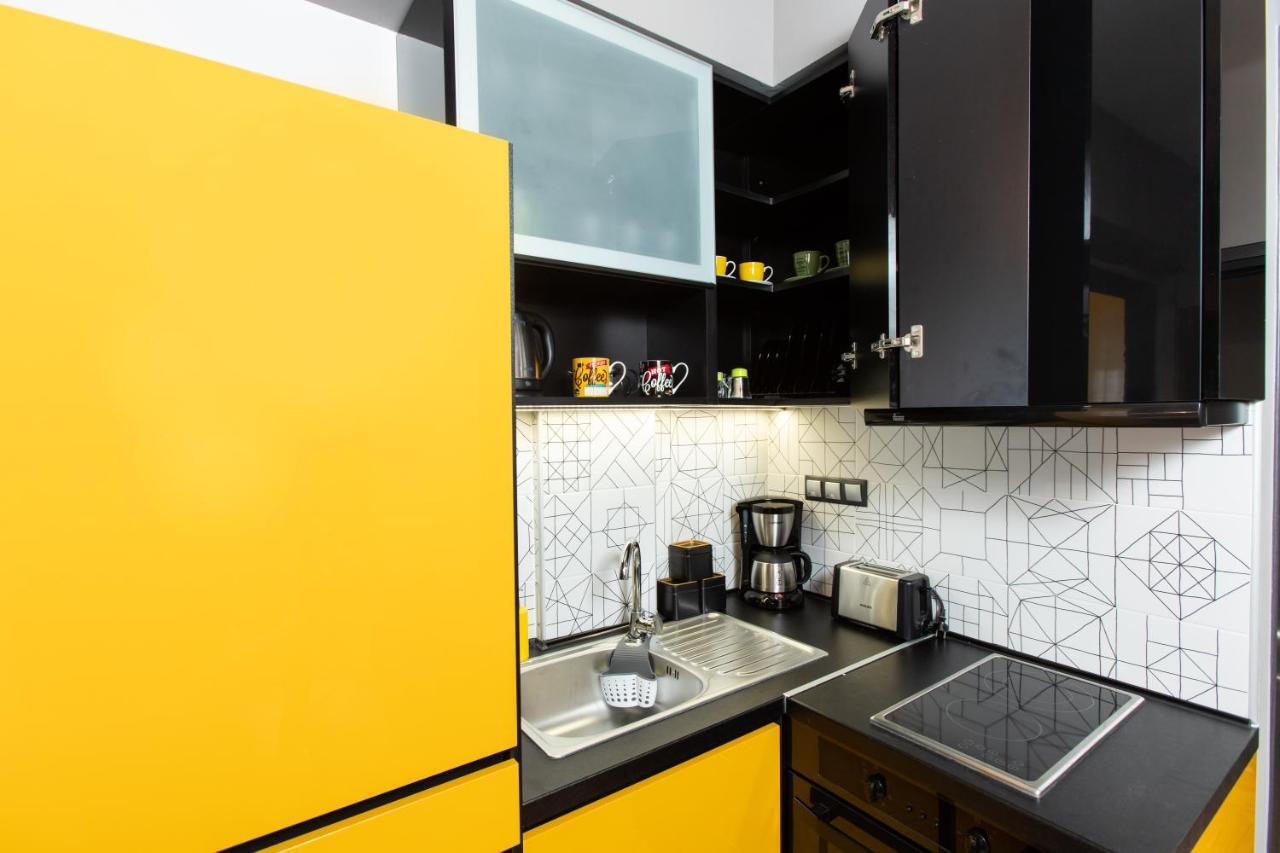 Downtown Luxury Boutique Suites : The Yellow Suite 塞萨洛尼基 外观 照片